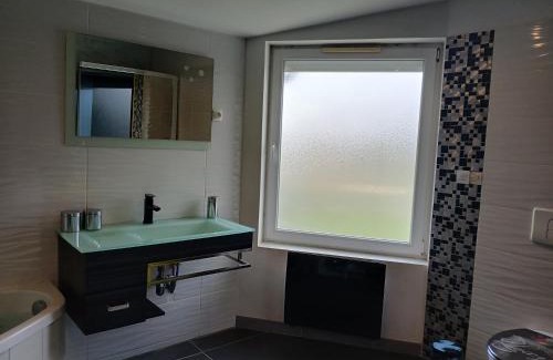 Aiglemont House | maison à la campagne prés de la ville