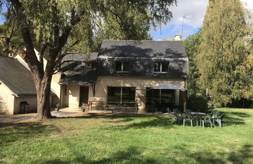 Mansigne House | Maison 15 Pers Spacieuse, Calme sur Grand Terrain et Tennis - Moulin de Crampaux