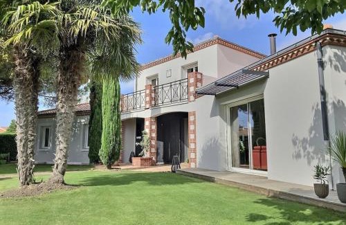 Vallet Villa | Maison 4 chambres piscine et jacuzzi