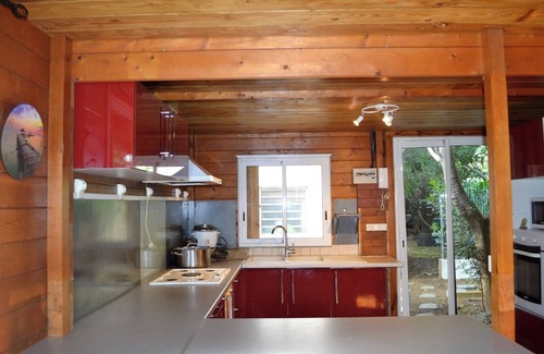 Bois d'Olives Ski Chalet | Maison Avec Jacuzzi et Jardin à 5 min de la Plage