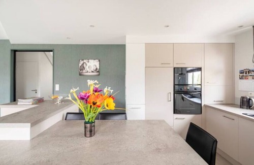 Mordelles House | Maison Avec Piscine,au Calme Proche des Commodités et Sites Bretons, Exposée sud