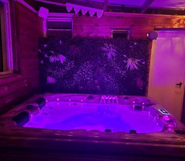 Bois de Nefles Villa | Maison avec piscine chauffée, jacuzzi et sauna 6 chambres