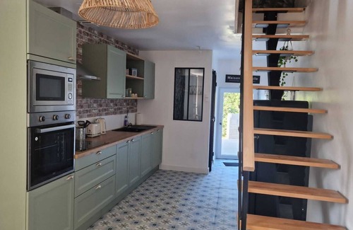 Ceyzerieu House | Maison Bohème Avec Bain Nordique. Vélo et Table de Ping-pong. Animaux Bienvenus