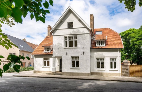 Sint-Kruis House | Maison Chartreuse: historic home in the outskirts of Bruges