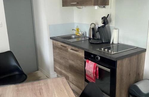 Brout-Vernet House | Maison cocooning au cœur du village avec jardin clôturé - FR-1-489-68