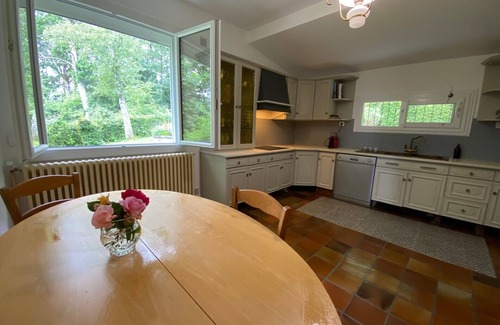 Encausse-les-Thermes Villa | Maison Dans les Bois Avec Piscine et vue Montagnes