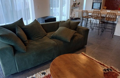 Guiche House | Maison de Campagne Avec Deux Chats et Piscine