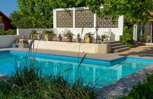 Les Chutes Lavie House | Maison de Charme Classée 3 étoiles - Calme, Jardin, Salle de Sport, Piscine
