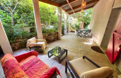 Les Chutes Lavie House | Maison de Charme Classée 3 étoiles - Calme, Jardin, Salle de Sport, Piscine