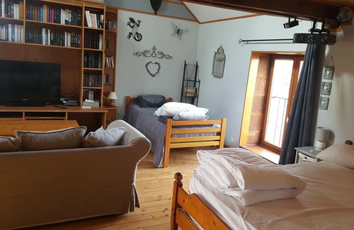 Naillat Cabin | Maison de Charme, sol en Pierre, Dans Petit Hameau Tranquille