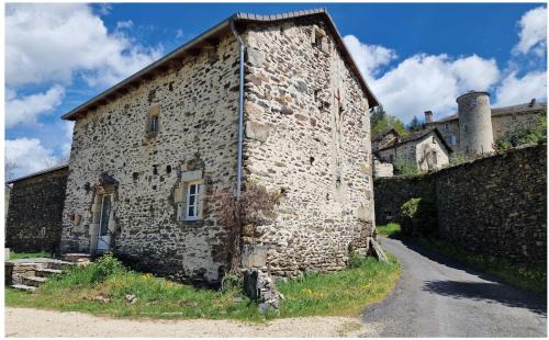 Saint-Etienne-Lardeyrol Apartment | Maison de campagne