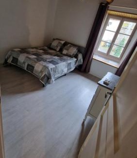 Saint-Etienne-Lardeyrol Apartment | Maison de campagne