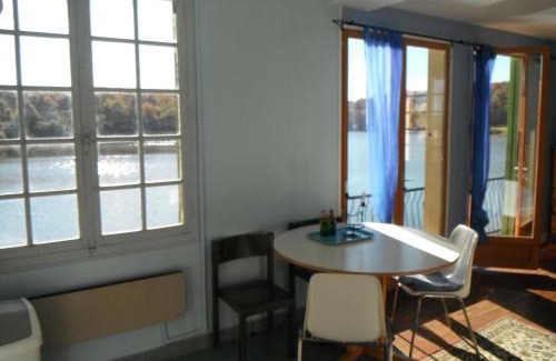 Saint-Bonnet-Troncais Apartment | Maison de L`Etang