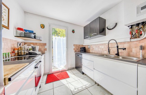 Hourtin House | Maison De L'océan - Hourtin, Médoc with Terrace and Garden