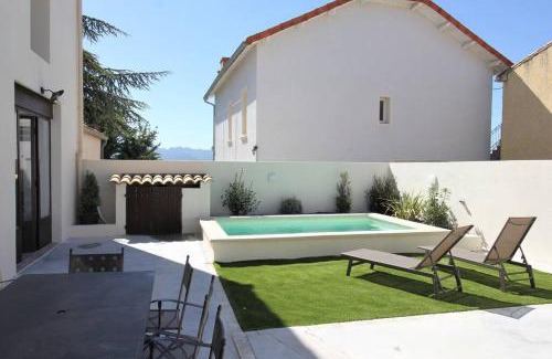 Rasteau House | Maison de village 150 M2 au calme climatisée, piscine