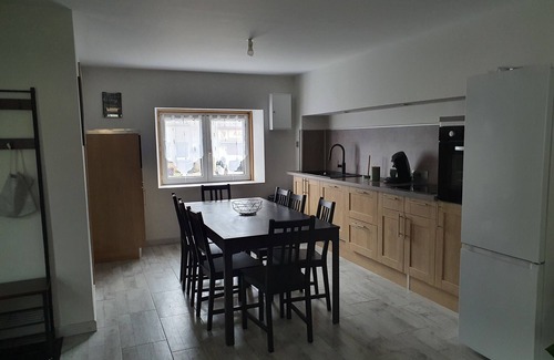 Hesse House | Maison de Village Avec Jacuzzi Privé