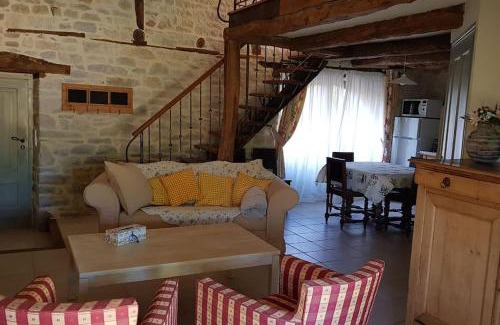 Condat House | Maison de village avec piscine privative - gite-loubaribas