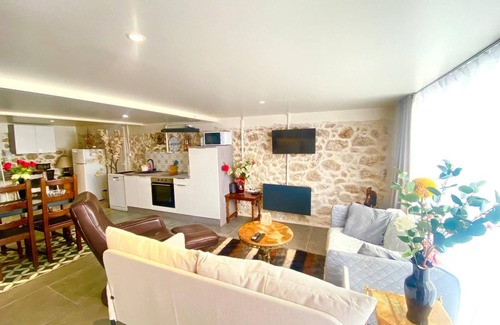 Tabanac House | Maison des Vignes with cleaning, sheets and towels included