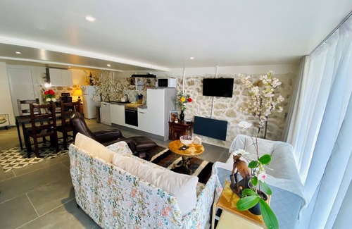 Tabanac House | Maison des Vignes with cleaning, sheets and towels included