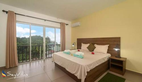 La Misere House | Maison Dora