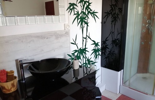 Villeneuve-les-Beziers Bed & Breakfast | Maison du Canal