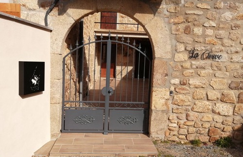 Empurany House | Maison en Pierre a la Campagne