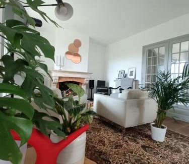 Nuits-Saint-Georges Bed & Breakfast | Maison et Florescence