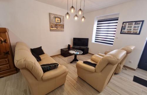 Raon-l'Etape House | Maison familiale à Raon-l'Étape - 3 chambres, balcon sur rivière, proche commodités et activités - FR-1-589-594