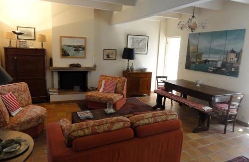 Sauzon House | Maison familiale typique à Sauzon avec jardin, proche du port - FR-1-418-11