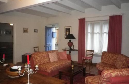 Sauzon House | Maison familiale typique à Sauzon avec jardin, proche du port - FR-1-418-11