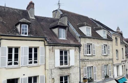 Senlis House | Maison l'Héritage by La Boîte en Plus