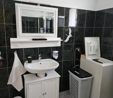 Saint-Viance House | Maison la vigne haute