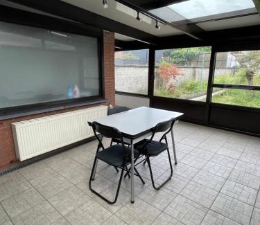 Fontaine-l'Eveque House | Maison Pétria