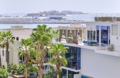 Palm Jumeirah Apartment | Maison Privee - Elegant Apt with Sea Views at FIVE Palm Jumeirah