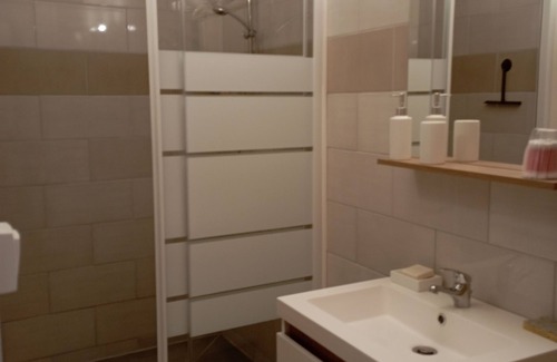 Le Cheylard House | Maison Rénovée 7 Couchages rue Piétonne Centre du Cheylard