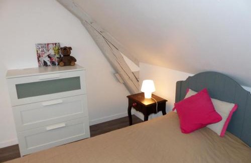 Agonges House | Maison rénovée avec jardin, animaux acceptés, climatisation, parking - FR-1-489-36