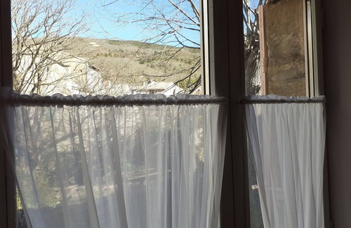 Alet-les-Bains House | "Maison Rose" Alet ind. house medieval town free tennis, river swimming pool