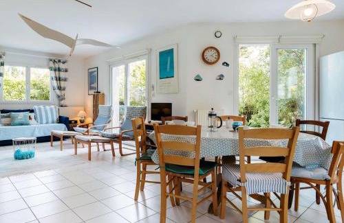 Carnac Villa | Maison spacieuse à Carnac, proche plage, 3 terrasses, jardin clos, Wifi, pour 7 pers, 2* - FR-1-477-220