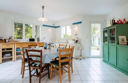 Carnac Villa | Maison spacieuse à Carnac, proche plage, 3 terrasses, jardin clos, Wifi, pour 7 pers, 2* - FR-1-477-220