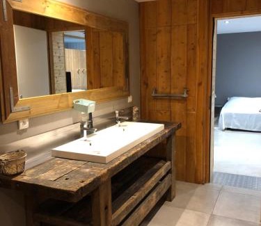 Souille Villa | Maison spacieuse avec piscine chauffée