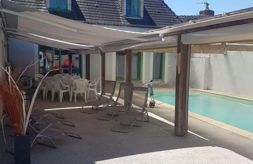 Souille Villa | Maison spacieuse avec piscine chauffée