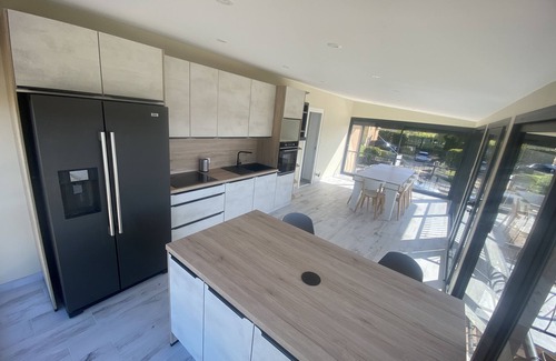 Grieges House | Maison Spacieuse, Conviviale