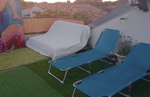 Landeronde House | Maison Spacieuse et Agréable Avec Terrasse, à 25 mn de la mer