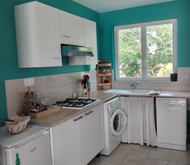 Paray-le-Fresil House | Maison studio individuelle fraichement rénovée