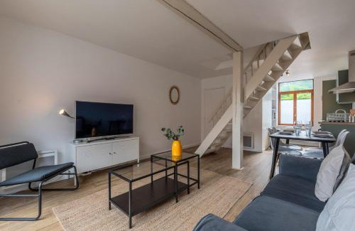 Mouvaux House | Maisonette 2 chambres avec cour, proche tram