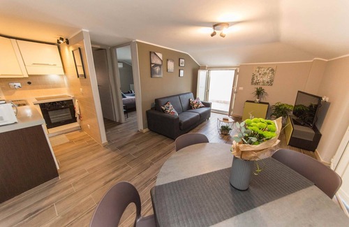 Aurelio Apartment | MaisonLuCe quiet and relax in the green of Villa Pamphili and 2 steps from the Vatican