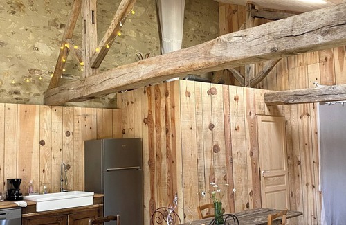 Cholet Apartment | Maisonnette dans la Grange, swimming pool, countryside, horses, forest and lake, Puy du Fou