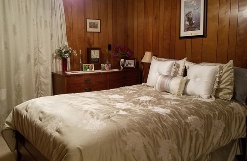 Manistee House | Make Memories this summer, suite, firepit, deck on Lake Michigan