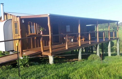 Maleny Cabin | Maleny Clover Cottages (Cottage Two)