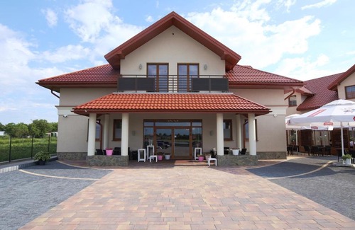 Wielun Hotel | Malinowy Dwór Wieluń